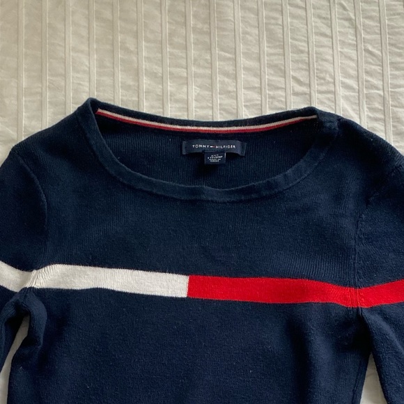 TH Sweater - Form fitting - Picture 2 of 2